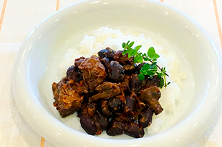 圧力鍋でふっくら　黒豆と豚肉のカレー